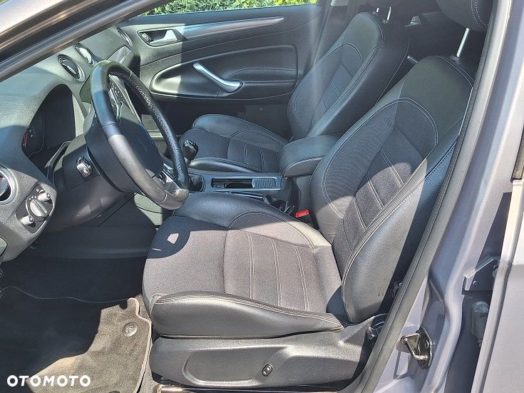 Ford Mondeo 2.0 TDCi Titanium X - 16