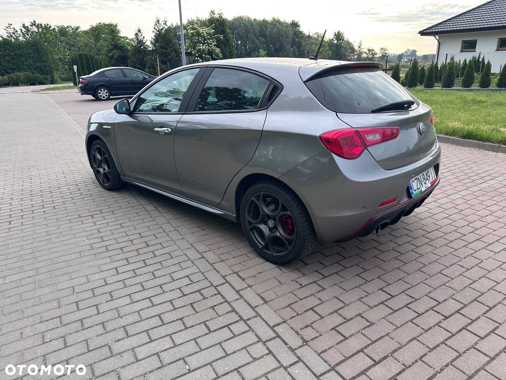 Alfa Romeo Giulietta 1.6 JTDM - 11