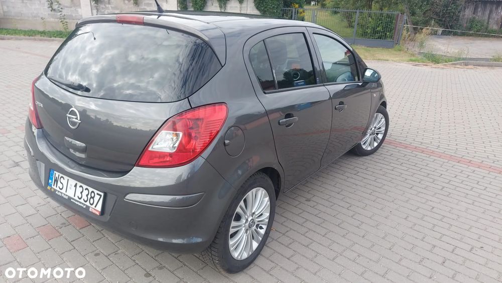 Opel Corsa 1.4 16V Cosmo - 3