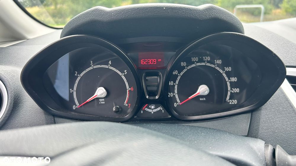 Ford Fiesta 2012 photo 5