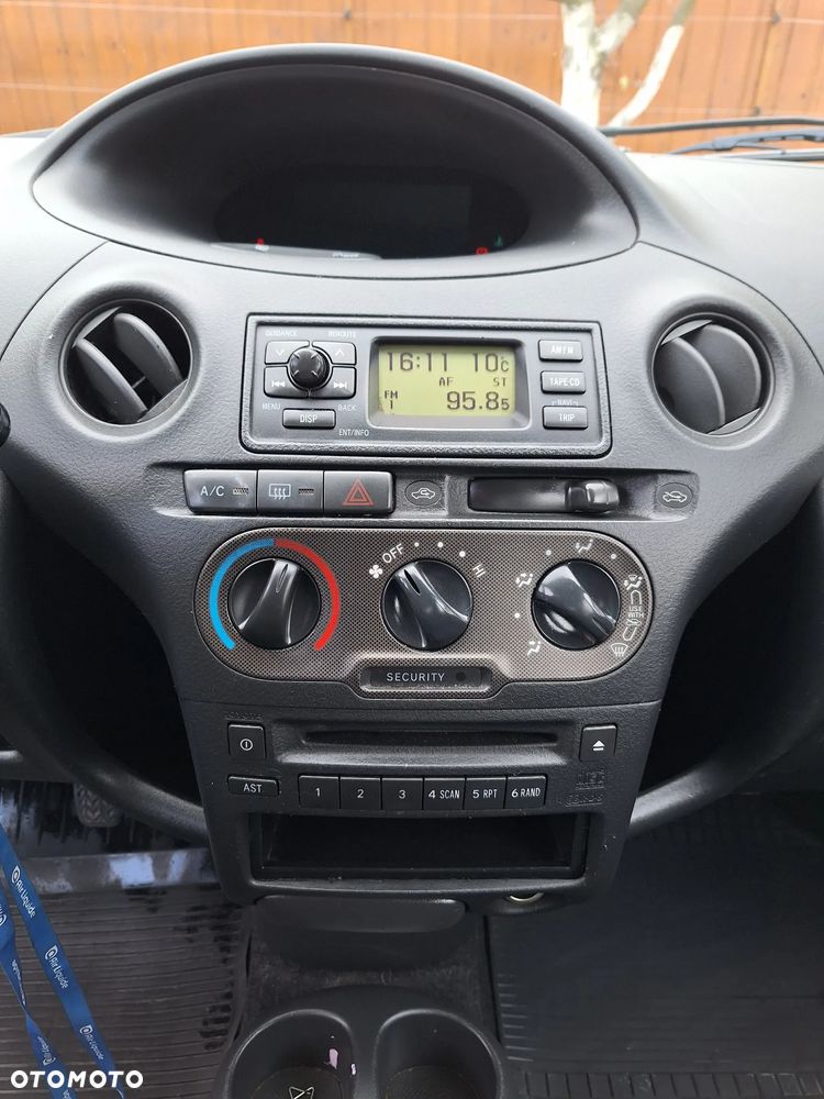 Toyota Yaris - 13
