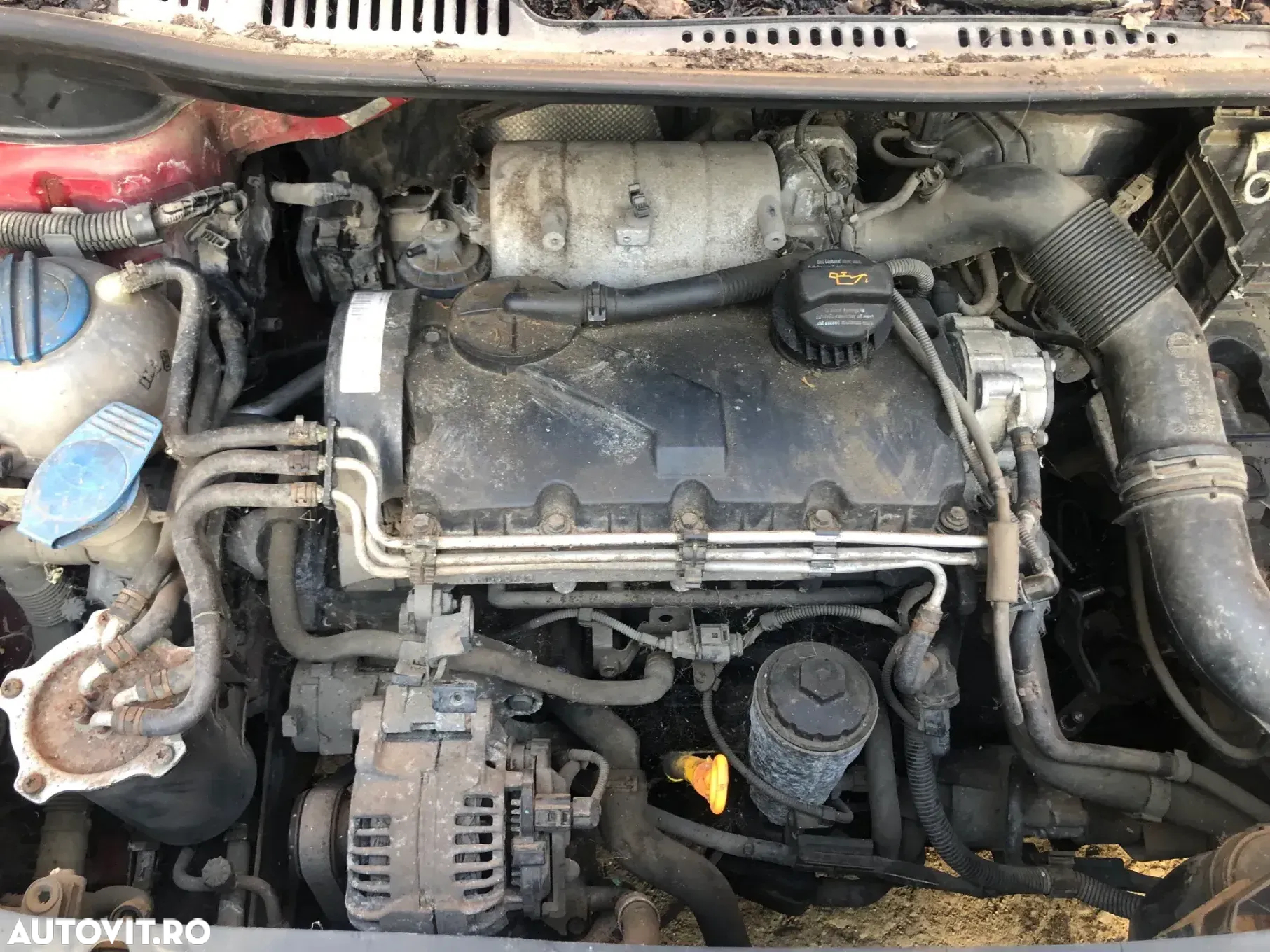 Dezmembrez VW Volkswagen Caddy rosu visiniu 2006 diesel - 4