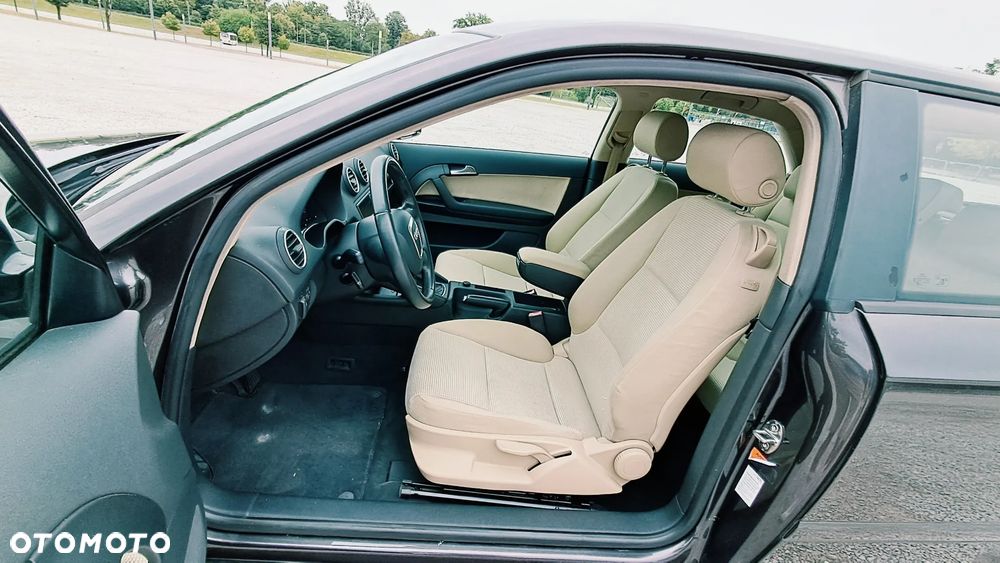 Audi A3 3-drzwiowe 1.6 Attraction - 9