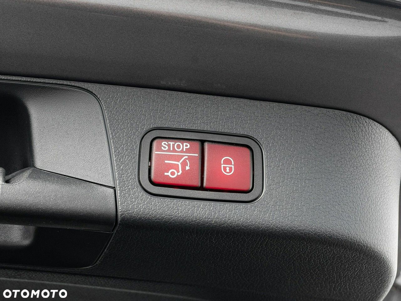 Mercedes-Benz GLB 200 d 4-Matic AMG Line 8G-DCT - 29