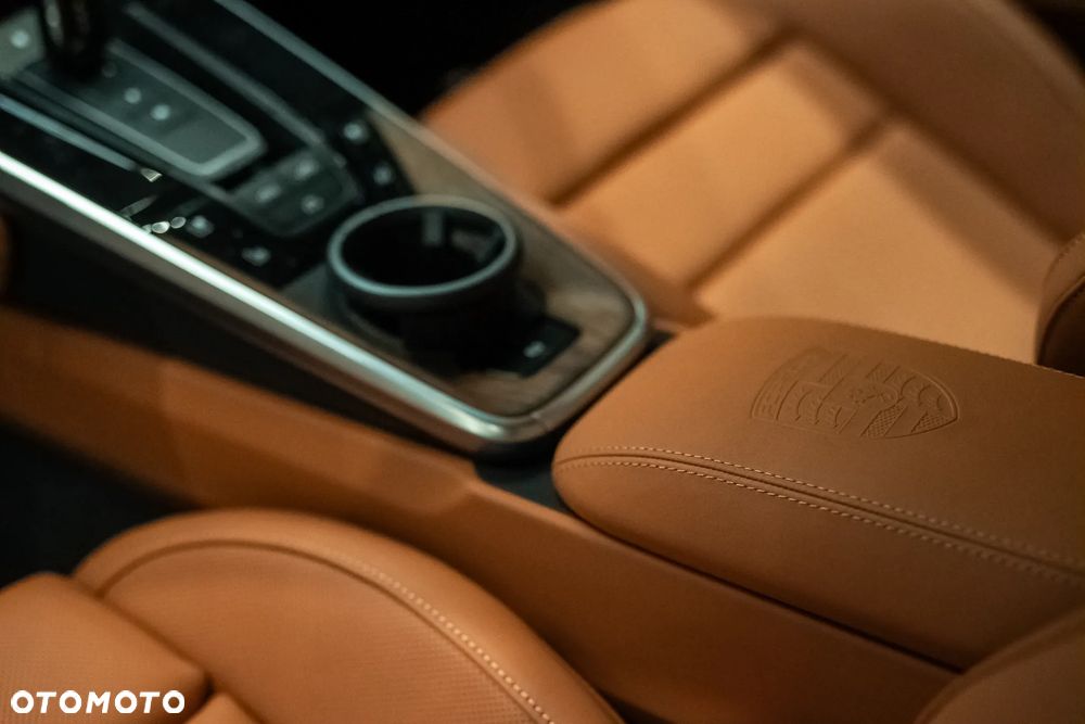 Porsche 911 Carrera S - 26