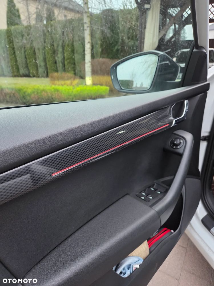 Skoda Octavia 2.0 TDI RS Challenge DSG - 19