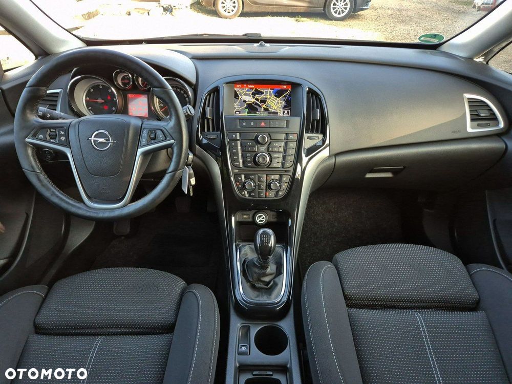 Opel Astra 2.0 CDTI DPF SportsTourer Exklusiv - 25