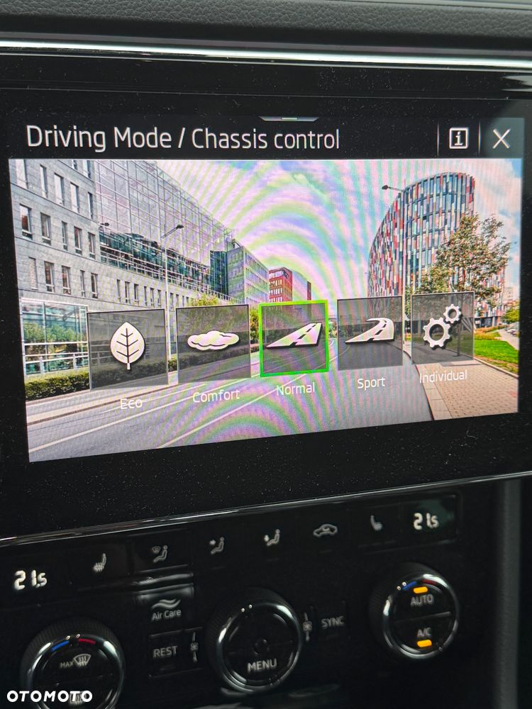 Skoda Superb 2.0 TDI SCR Sportline DSG - 9