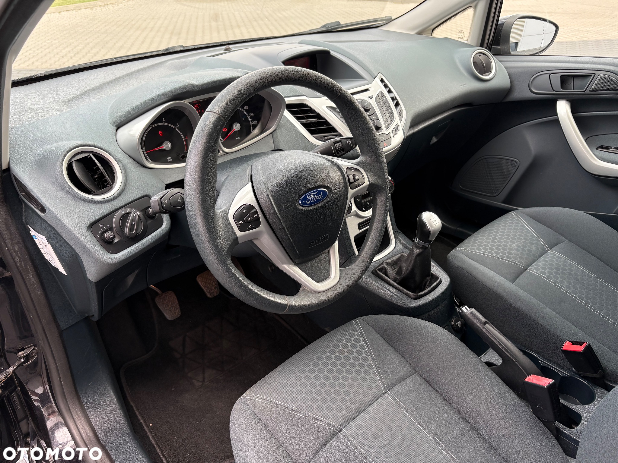 Ford Fiesta 1.6 Titanium - 12