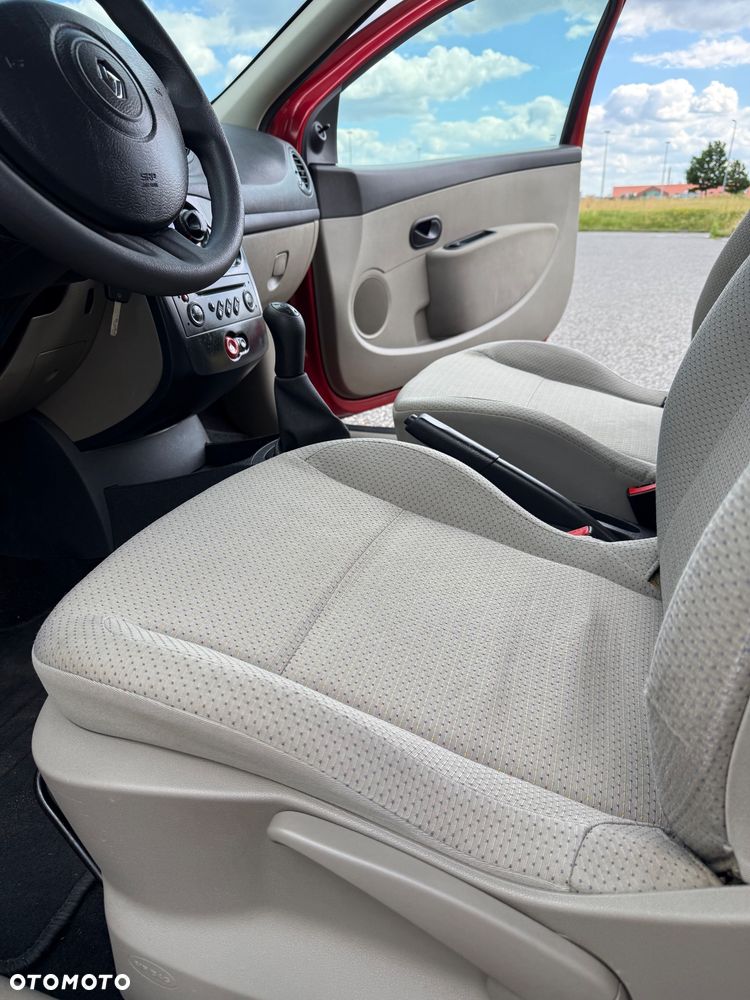 Renault Clio 1.2 16V Expression - 26