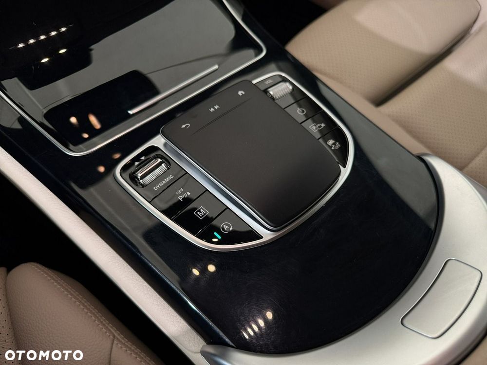 Mercedes-Benz GLC - 23