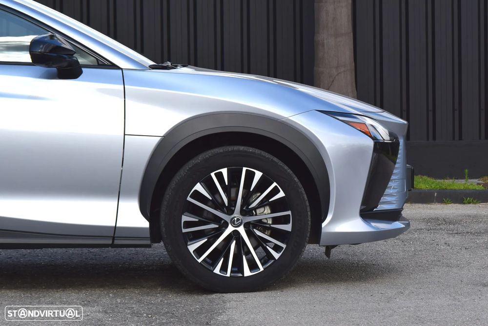 Lexus RZ 300e Premium - 8