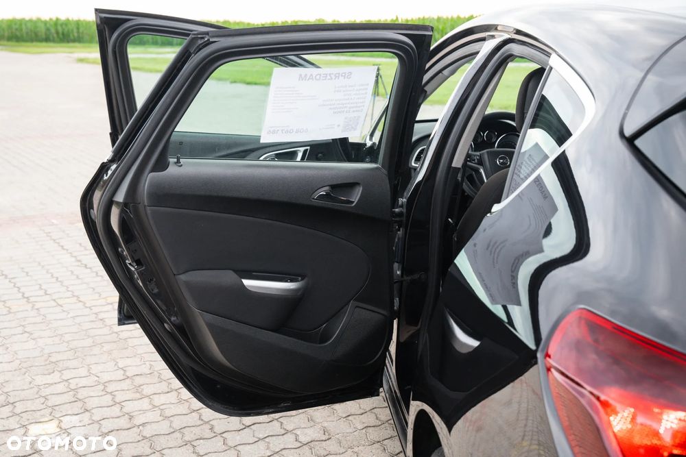 Opel Astra 1.4 T Cosmo S&S - 12