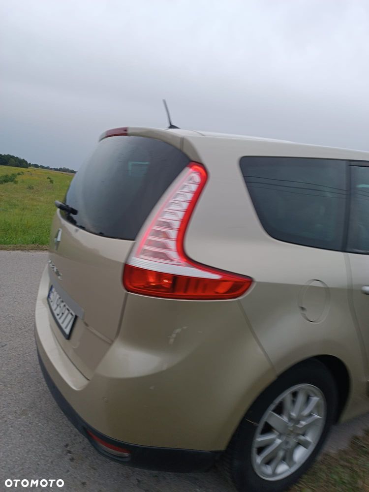 Renault Scenic 1.9 dCi Privilege - 14