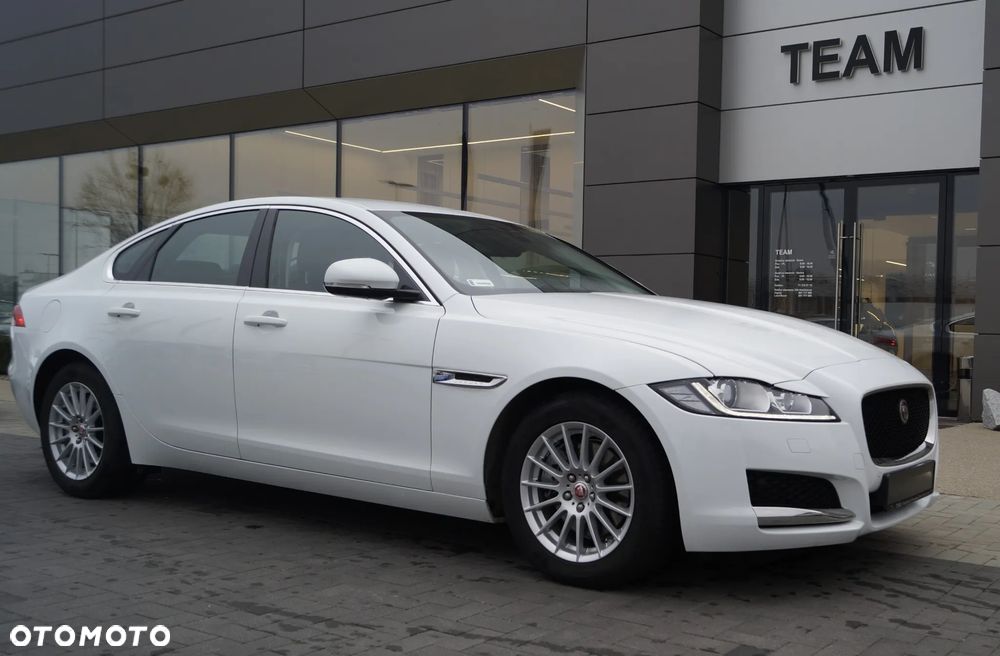 Jaguar XF 2.0 i4D AWD Prestige - 7