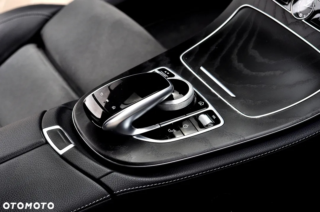 Mercedes-Benz Klasa E 200 T 9G-TRONIC AMG Line - 21