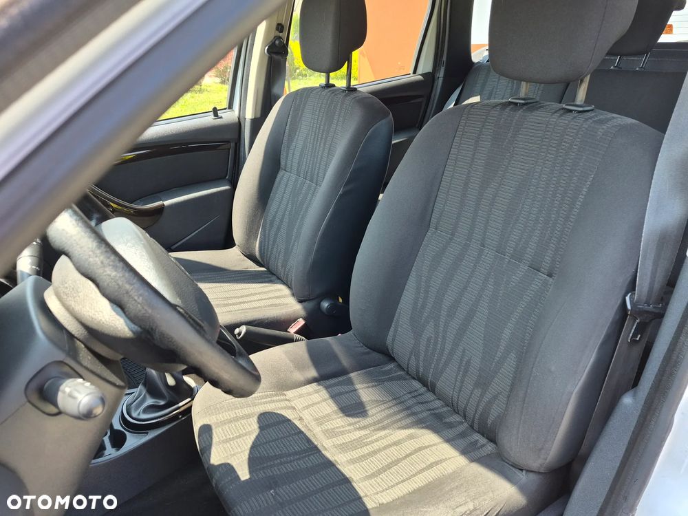 Dacia Duster dCi 90 FAP 4x2 Ambiance - 11