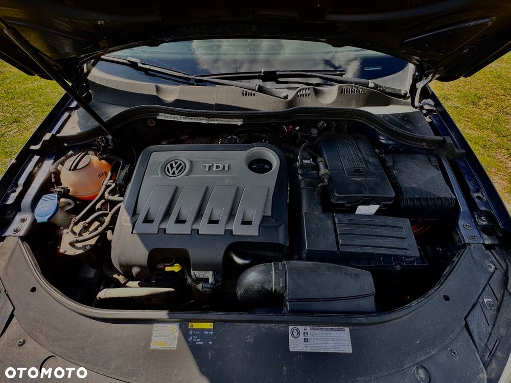 Volkswagen Passat 2.0 TDI Highline - 22