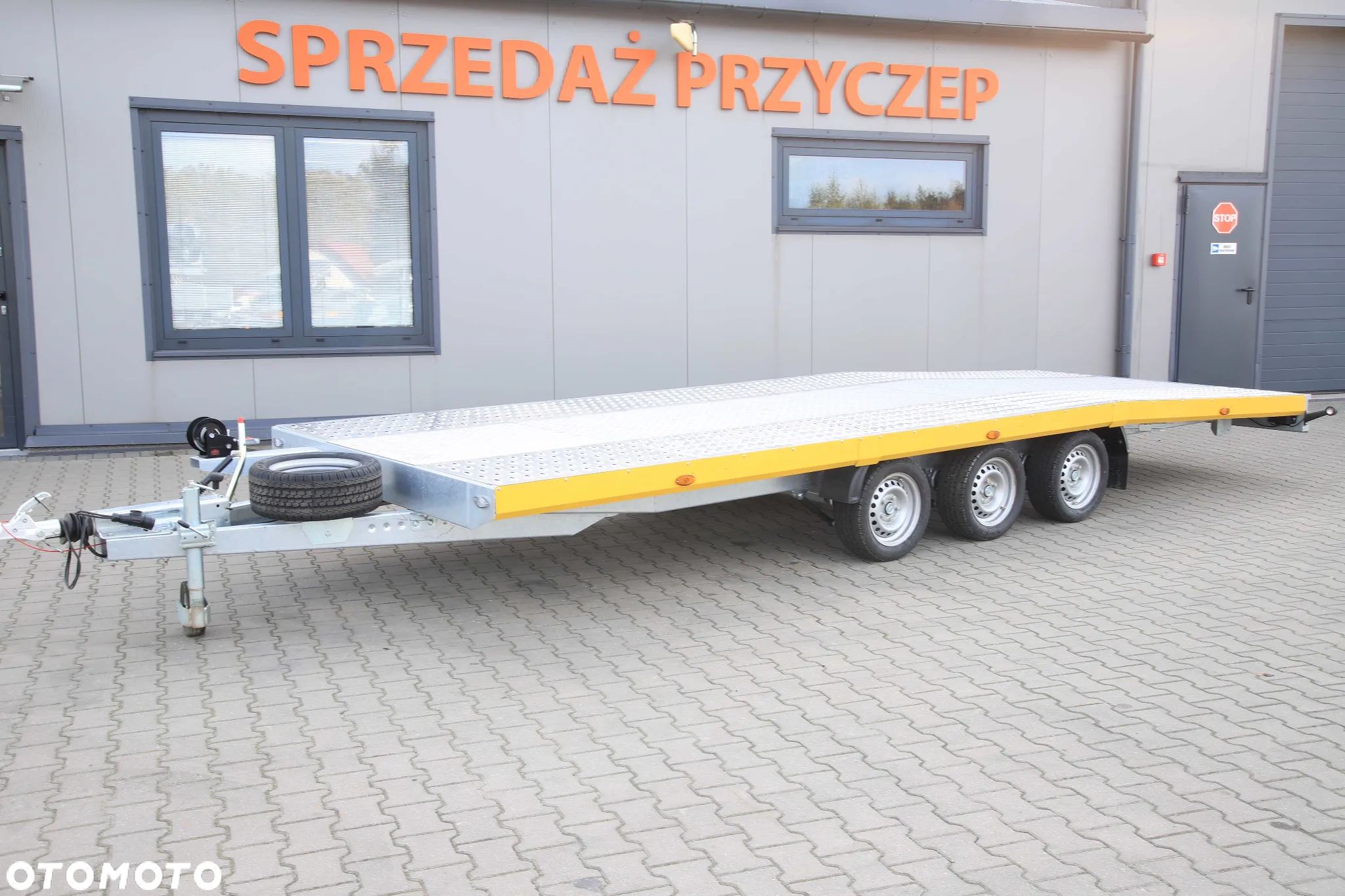 Niewiadów Jupiter kolorowa blenda 5.5x2.1 wypełnienie alu ryfel 3 osie koła 195R13C DMC 3500 kg - 1