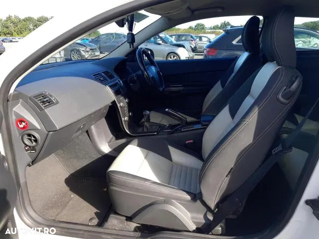 Dezmembrari / Dezmembrez Volvo C30 1.6 D4164T cutie 5v MTX75 culoare Ice White Solid - 12