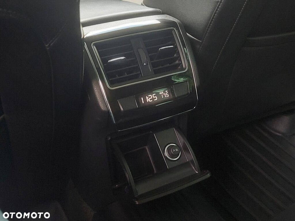 Skoda Superb 2.0 TDI 4x4 Ambition DSG - 27