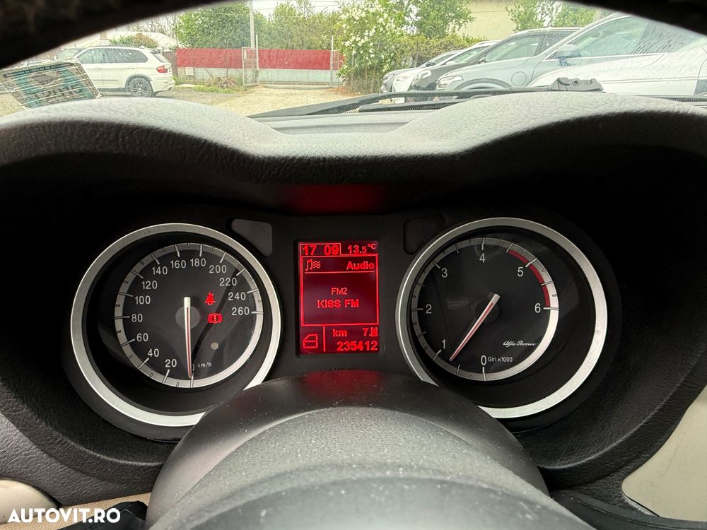 Alfa Romeo 159 1.9 Multijet Distinctive - 11