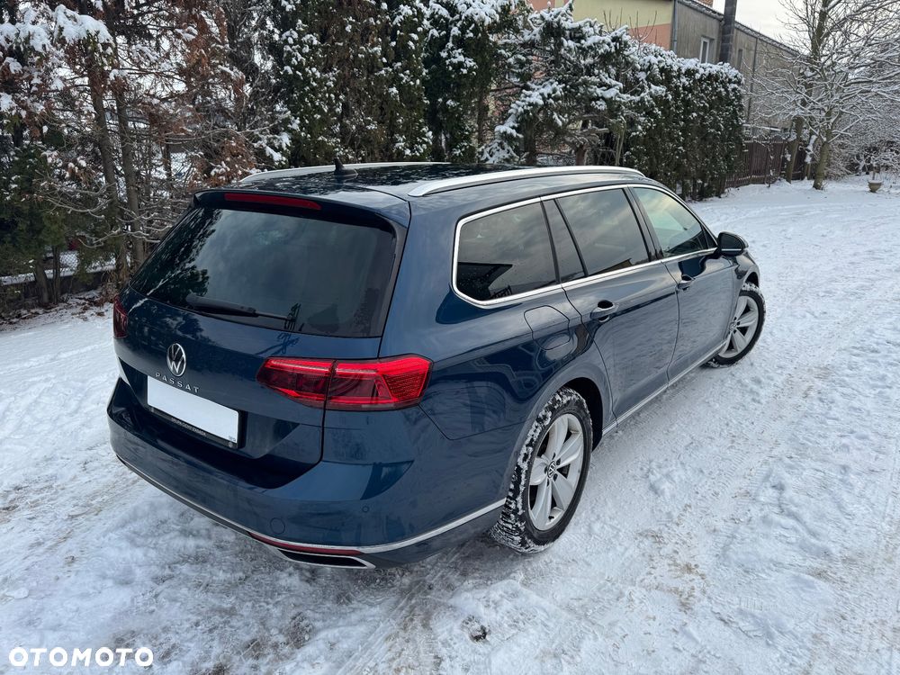 Volkswagen Passat Variant 2.0 TDI EVO Elegance DSG - 3