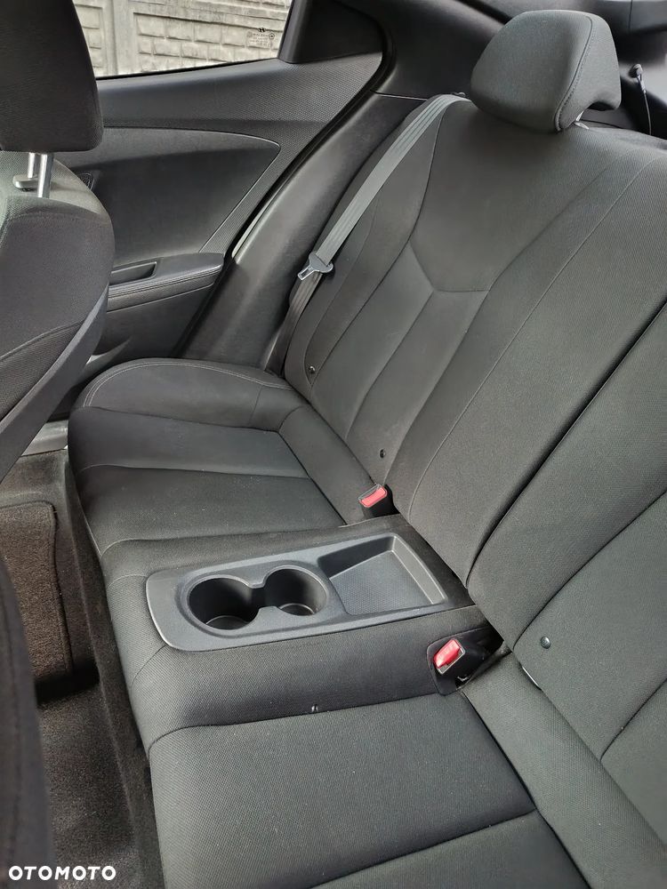 Hyundai Veloster 1.6 GDI Comfort - 13