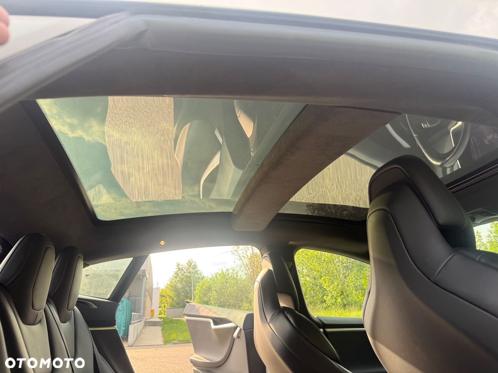 Tesla Model S - 18