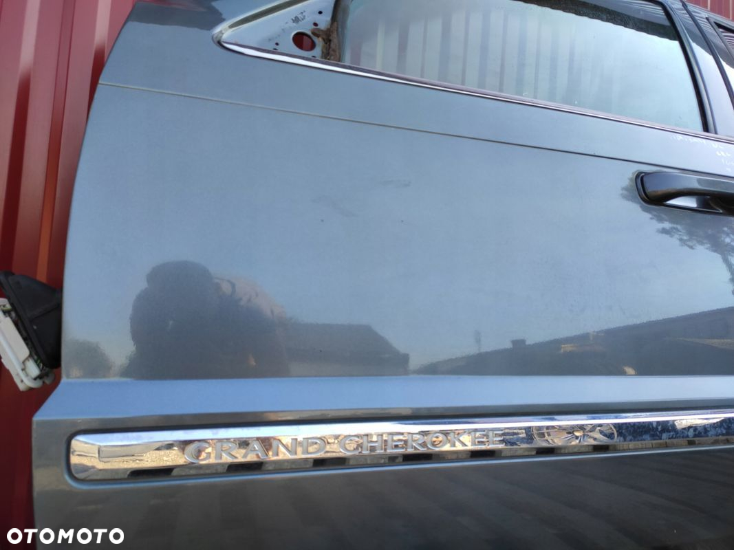 JEEP GRAND CHEROKEE WK DRZWI LEWY PRZÓD CIEMNY SZARY PROSTE ORYGINAŁ - 4