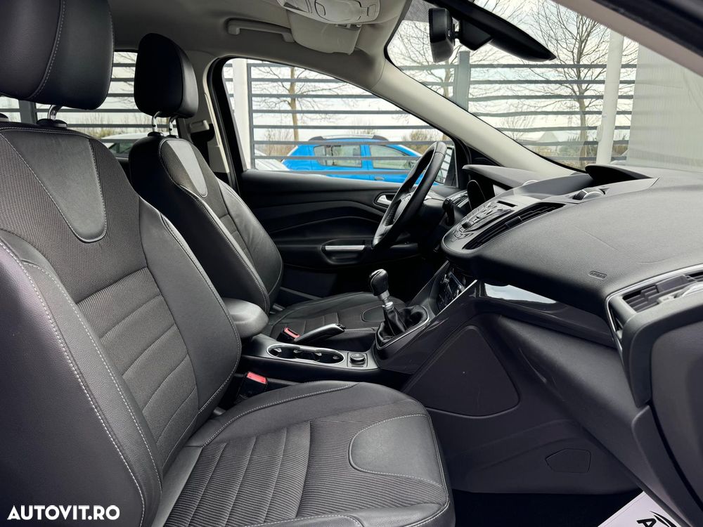 Ford Kuga 1.6 EcoBoost 2x4 Titanium - 12