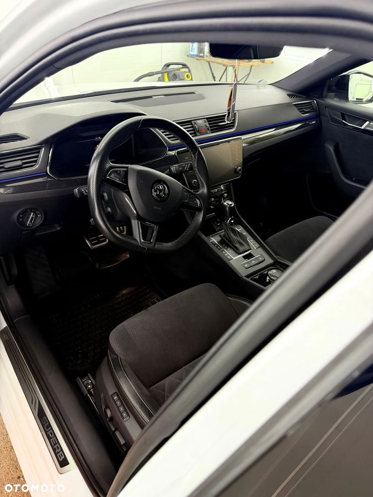 Skoda Superb 2.0 TDI 4x4 Sportline DSG - 22