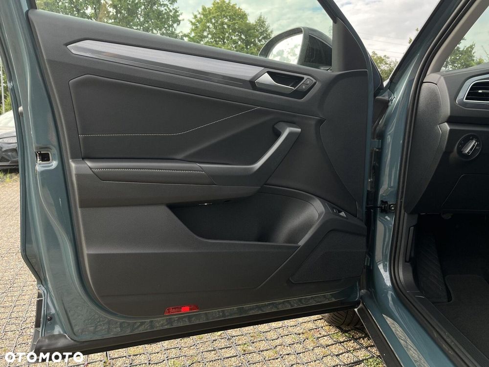 Volkswagen T-Roc - 21