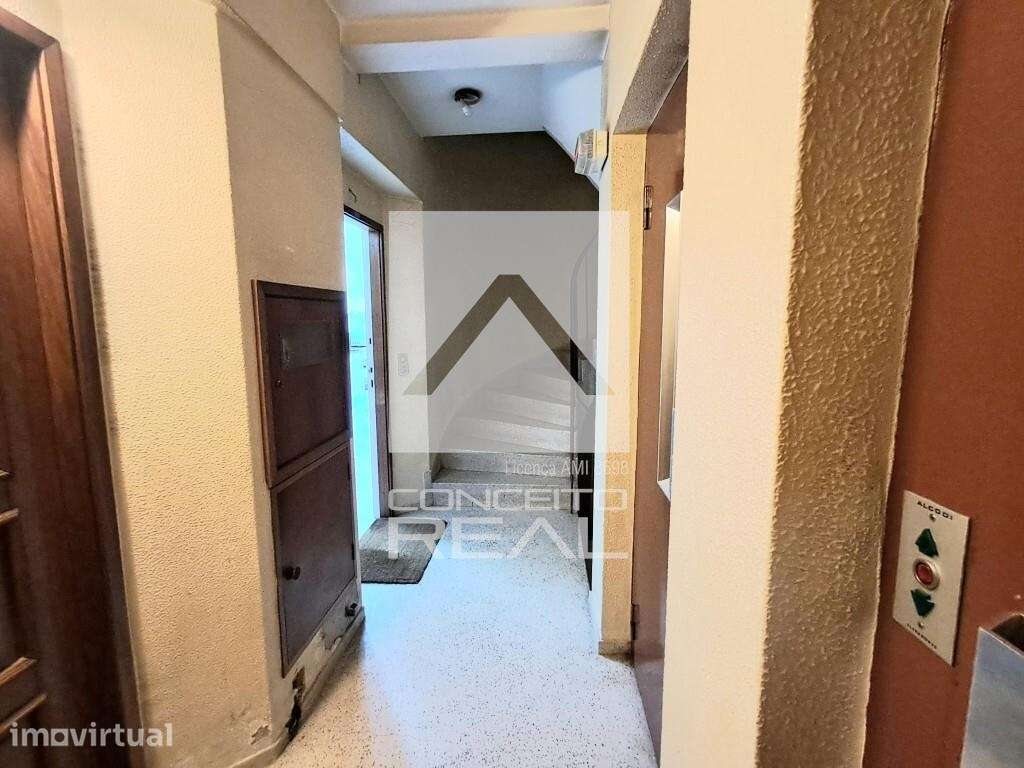 Apartamento T1 - P/ Habitar - Renovado c/ Varandas - Centro  Porto (a - Grande imagem: 3/28