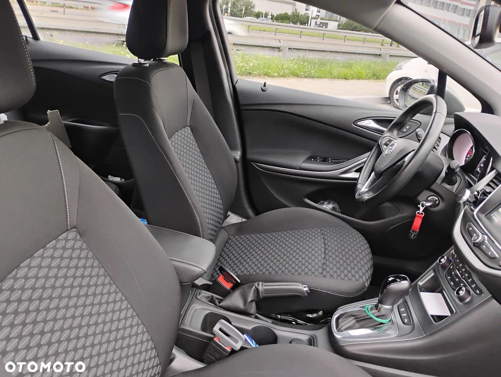 Opel Astra 1.4 T Dynamic S&S - 10