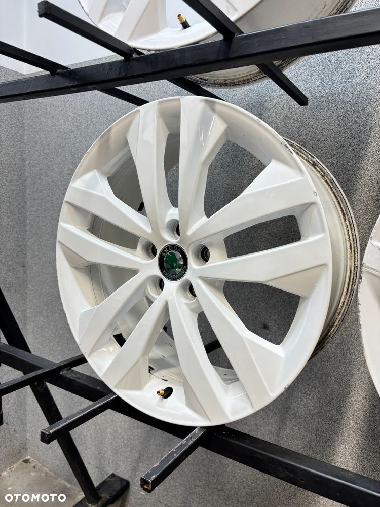 4 Felgi Alu. Skoda Fabia Rs, Roomster, Rapid 17", White - 14