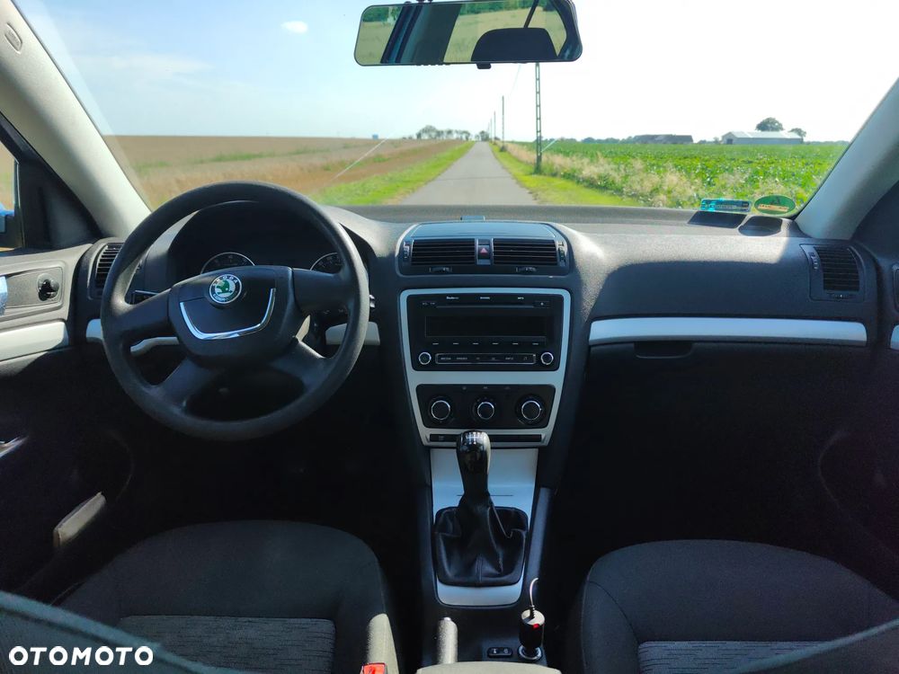 Skoda Octavia 1.6 Ambition - 8