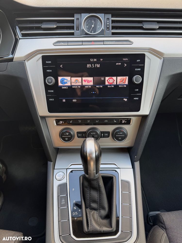 Volkswagen Passat Variant 2.0 TDI DSG Highline - 13