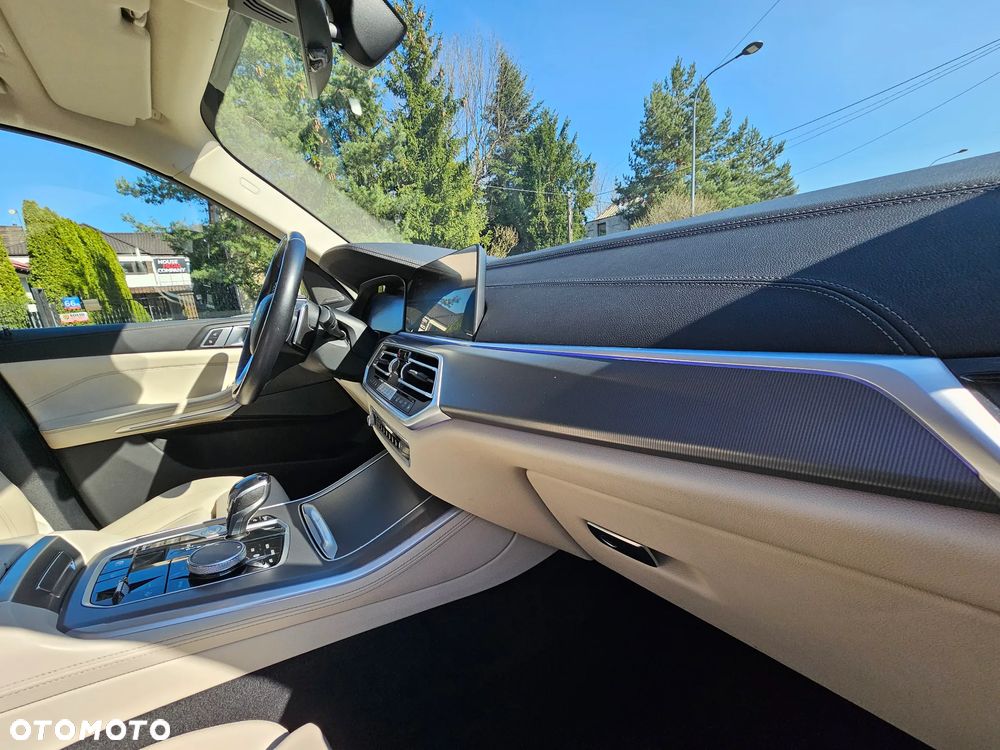 BMW X5 xDrive40i - 18