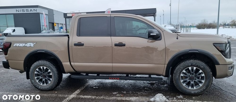 Nissan Titan - 11
