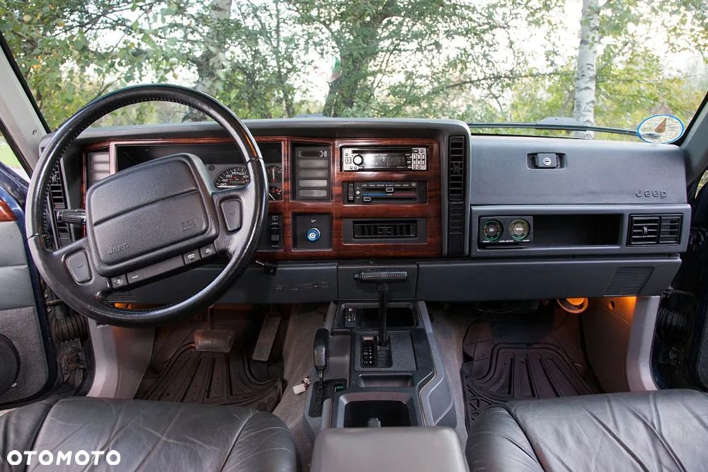 Jeep Cherokee - 5