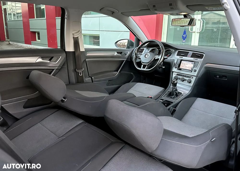 Volkswagen Golf - 11