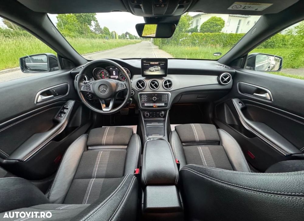 Mercedes-Benz CLA 180 7G-DCT Urban - 11