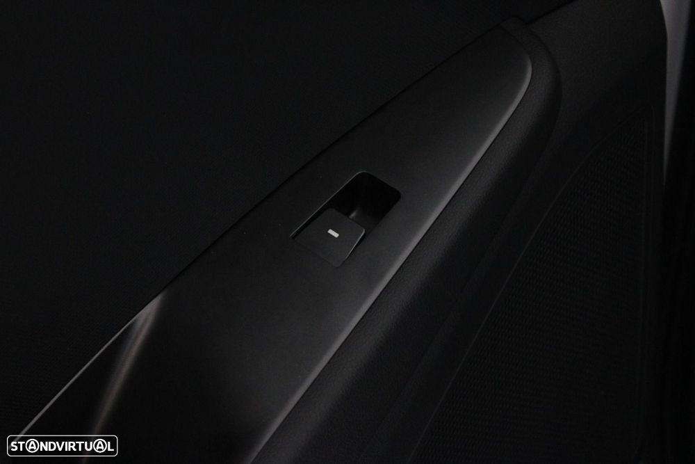 Hyundai Ioniq 1.6 GDI PHEV Tech - 28