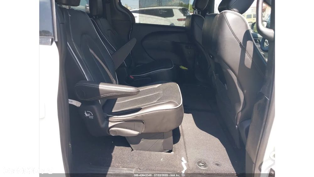 Chrysler Pacifica - 9