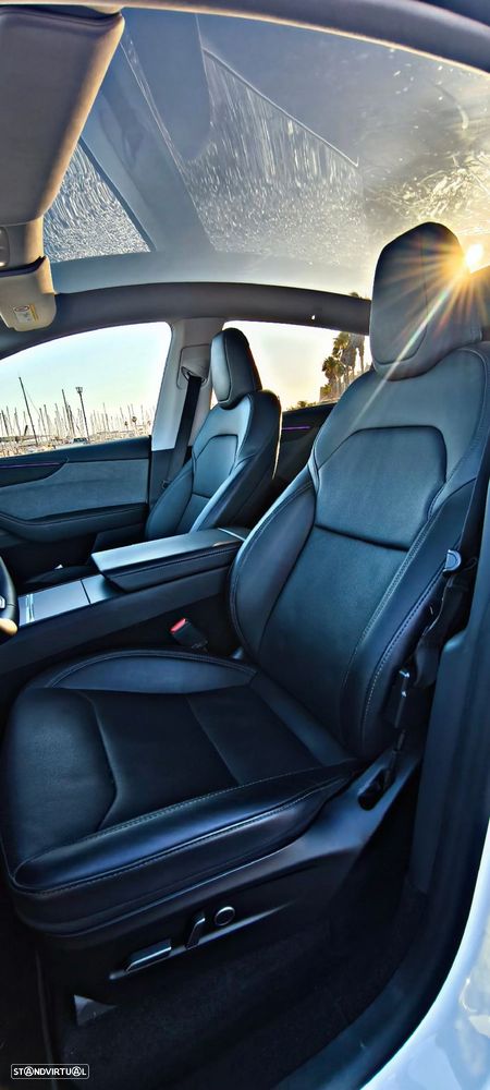 Tesla Model Y - 9