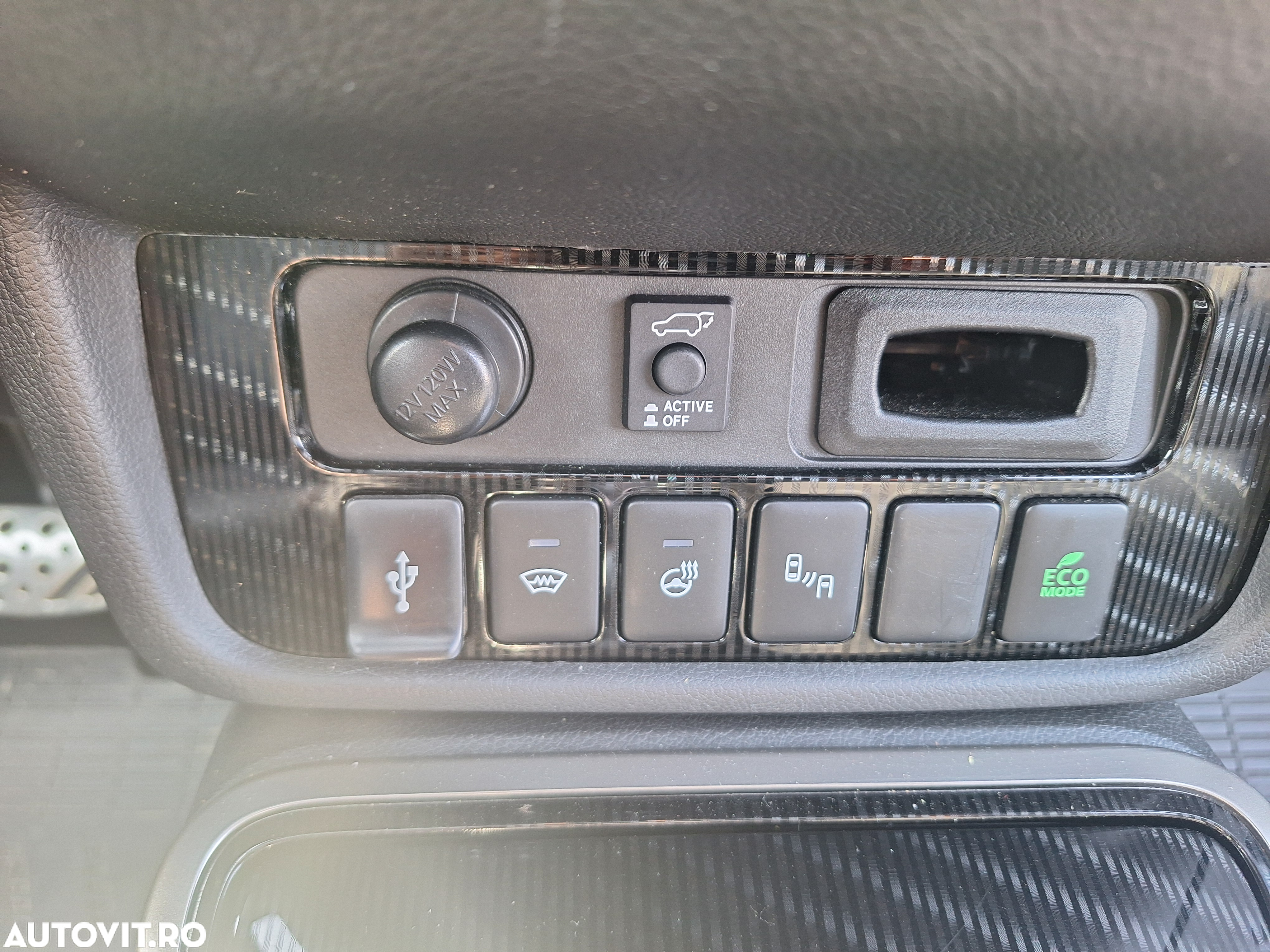 Mitsubishi Outlander 2.4 4WD Plug-In Hybrid Top - 34