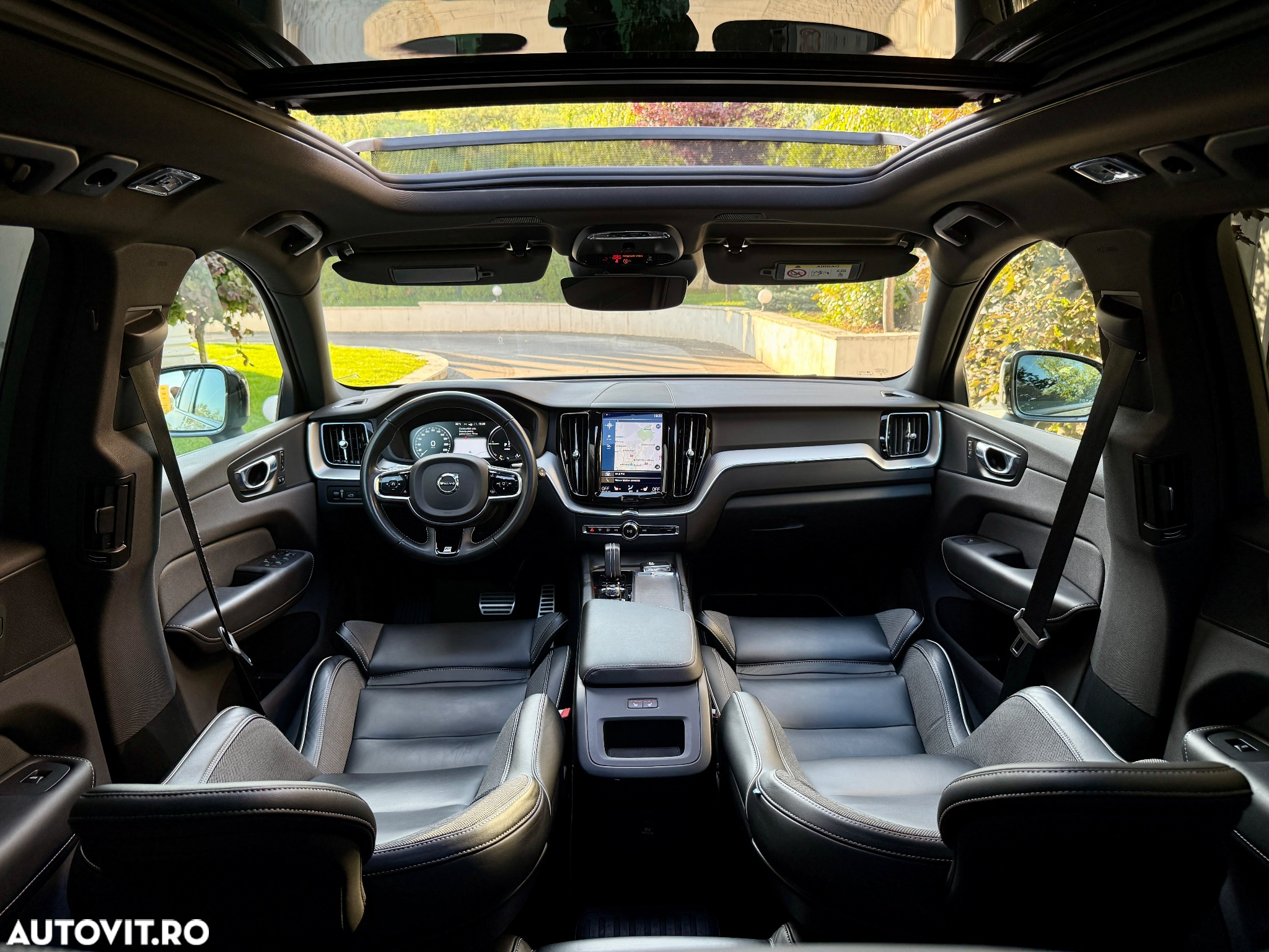 Volvo XC 60 Recharge T8 Twin Engine eAWD R-Design - 24