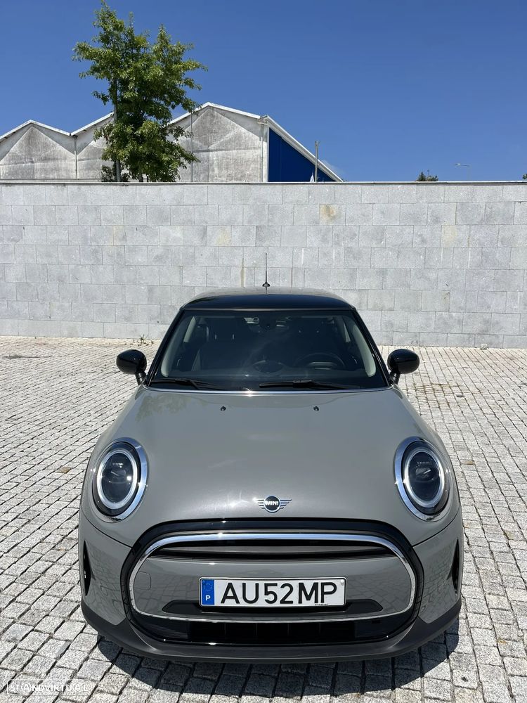 MINI 3 Portas Cooper Premium Essential Auto - 26