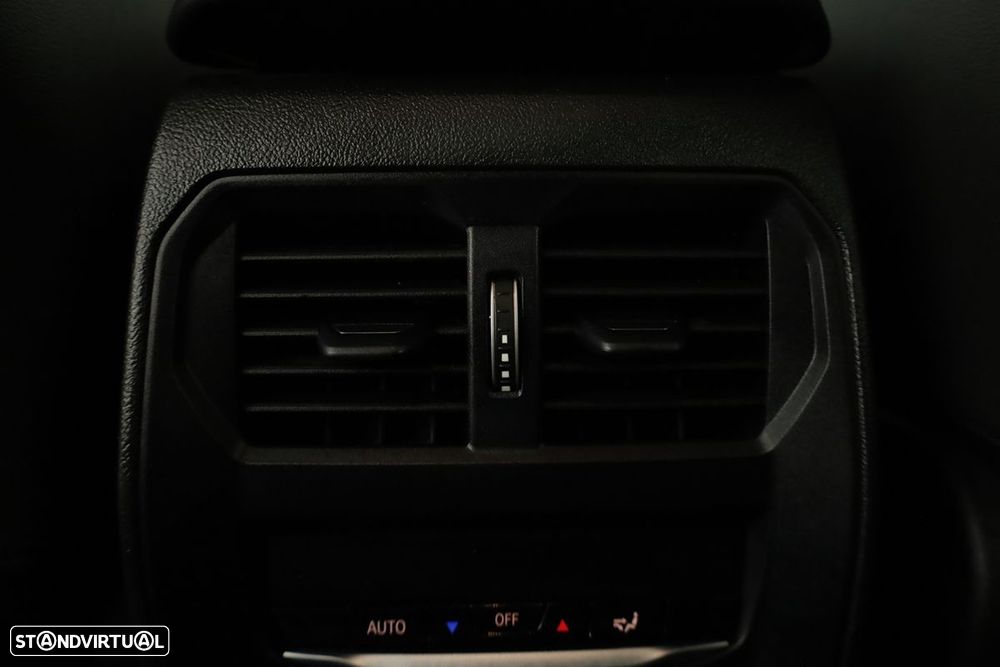 BMW 320 d Pack Desportivo M Auto - 20